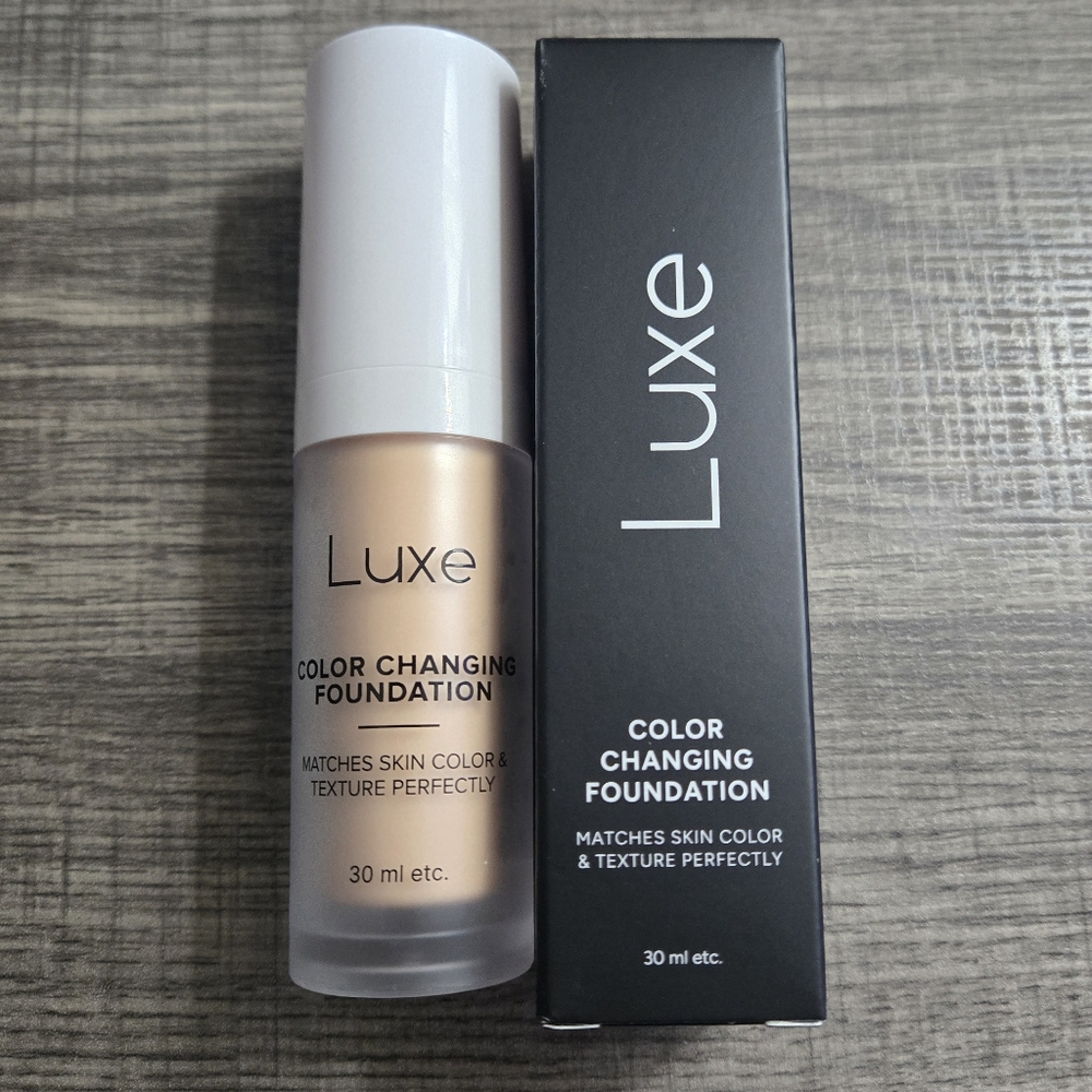 Luxe Color Changing Foundation, Shade Medium 02, Brand New in Box